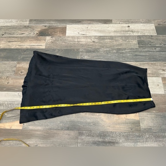 Carmen Marc Valvo Black Pleated Back Zip Close Long Back Formal Skirt Size 8 - Picture 8 of 10